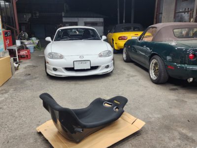 ＮＢロードスター　エスケレートとハンドル交換　①