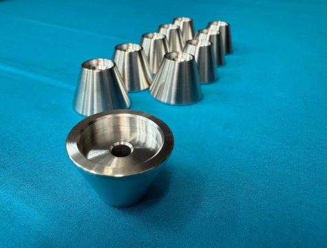 新設計の変換用アダプター。