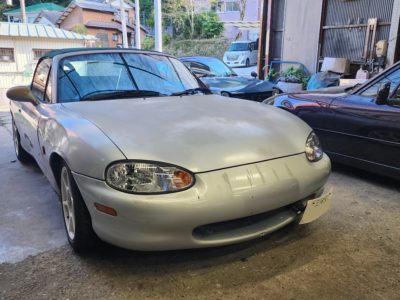 ＮＢロードスター　鈑金修理(対物)と(実費)　①